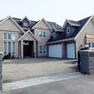Separate 1 Bedroom With Kitchen In Seaside House , Richmond Canada