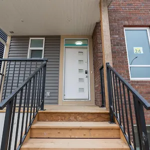 Your Perfect 2br In Se , Calgary Canada