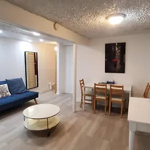Heart Of Mtr For Memerable Experiance 2 Backyard 7minmetro Fully Renovated & Equipped , Montreal Canada